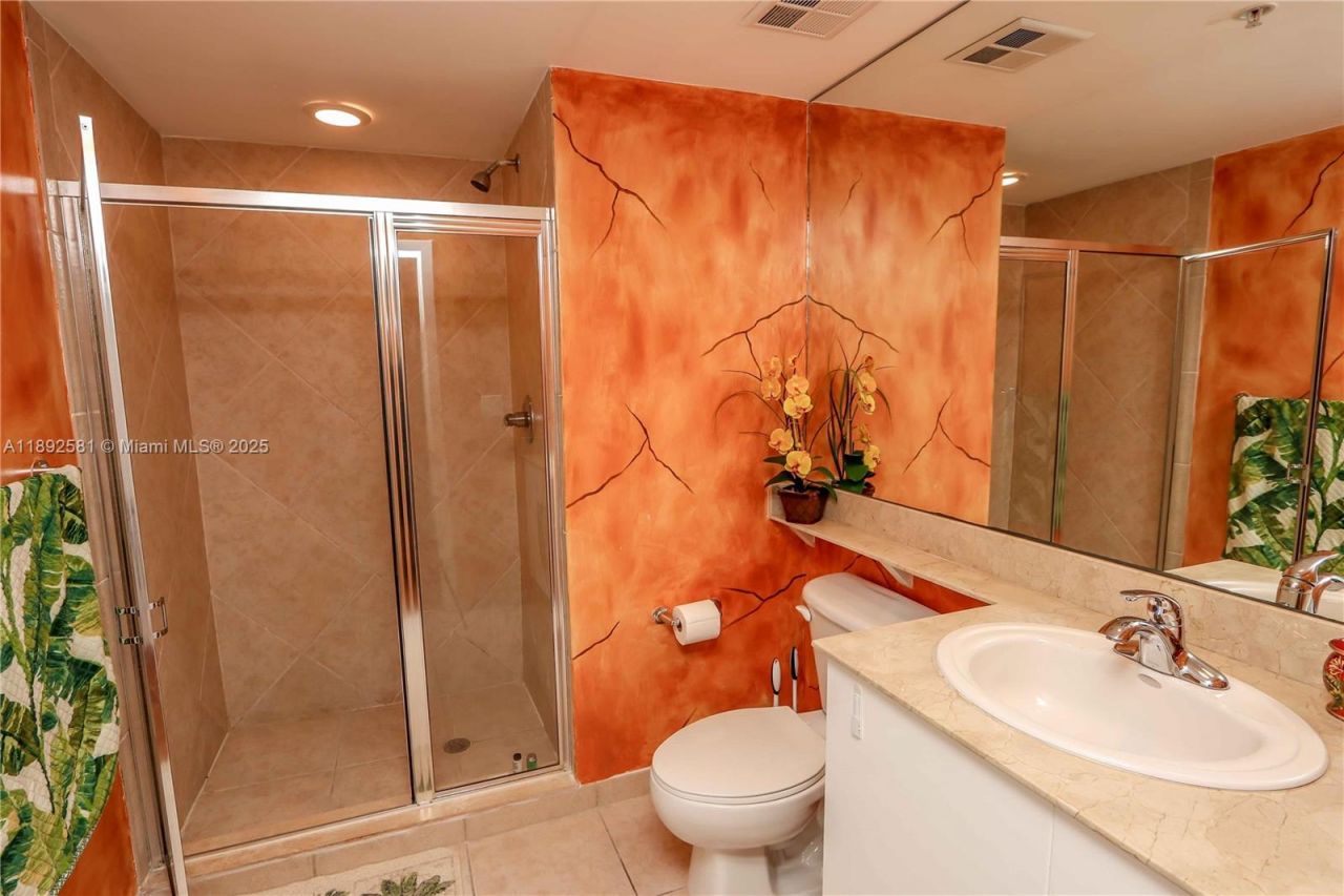 335 S Biscayne Blvd, Unit 1500, Miami, FL 33131 Photo