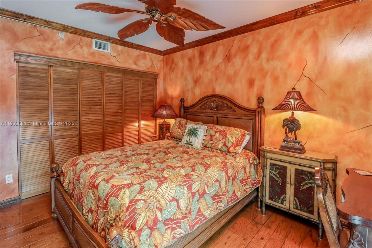 335 S Biscayne Blvd, Unit 1500, Miami, FL 33131 Photo