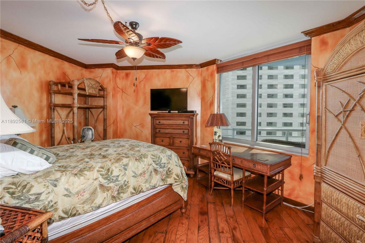 335 S Biscayne Blvd, Unit 1500, Miami, FL 33131 Photo