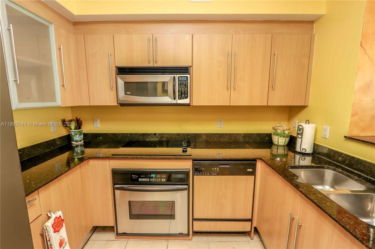 335 S Biscayne Blvd, Unit 1500, Miami, FL 33131 Photo