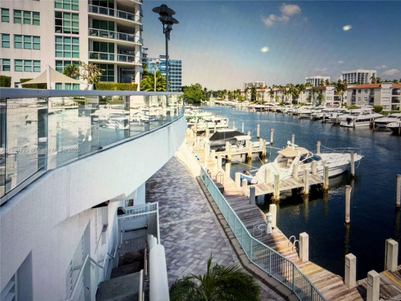 3131 NE 188th St, Unit 1-1001, Aventura, FL 33180 Photo