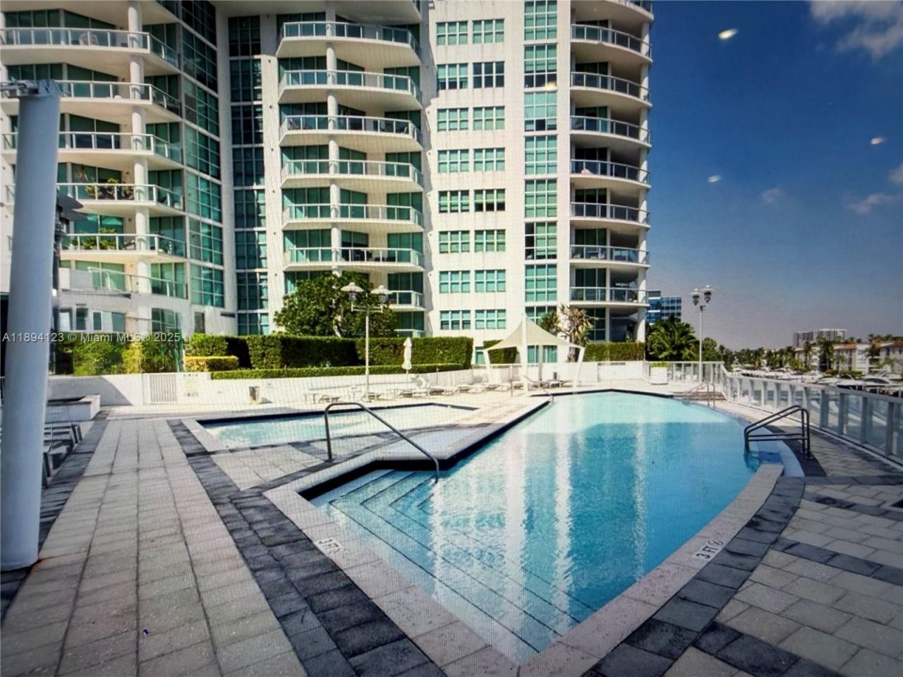 3131 NE 188th St, Unit 1-1001, Aventura, FL 33180 Photo
