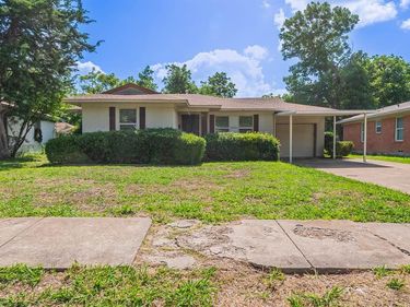 10033 Casa Oaks Drive, Dallas, TX 75228