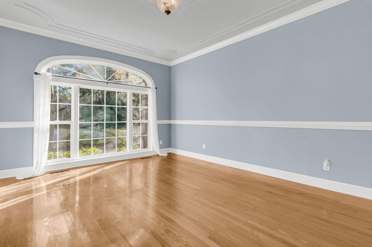 4201 Meadowbrook Court Photo 22