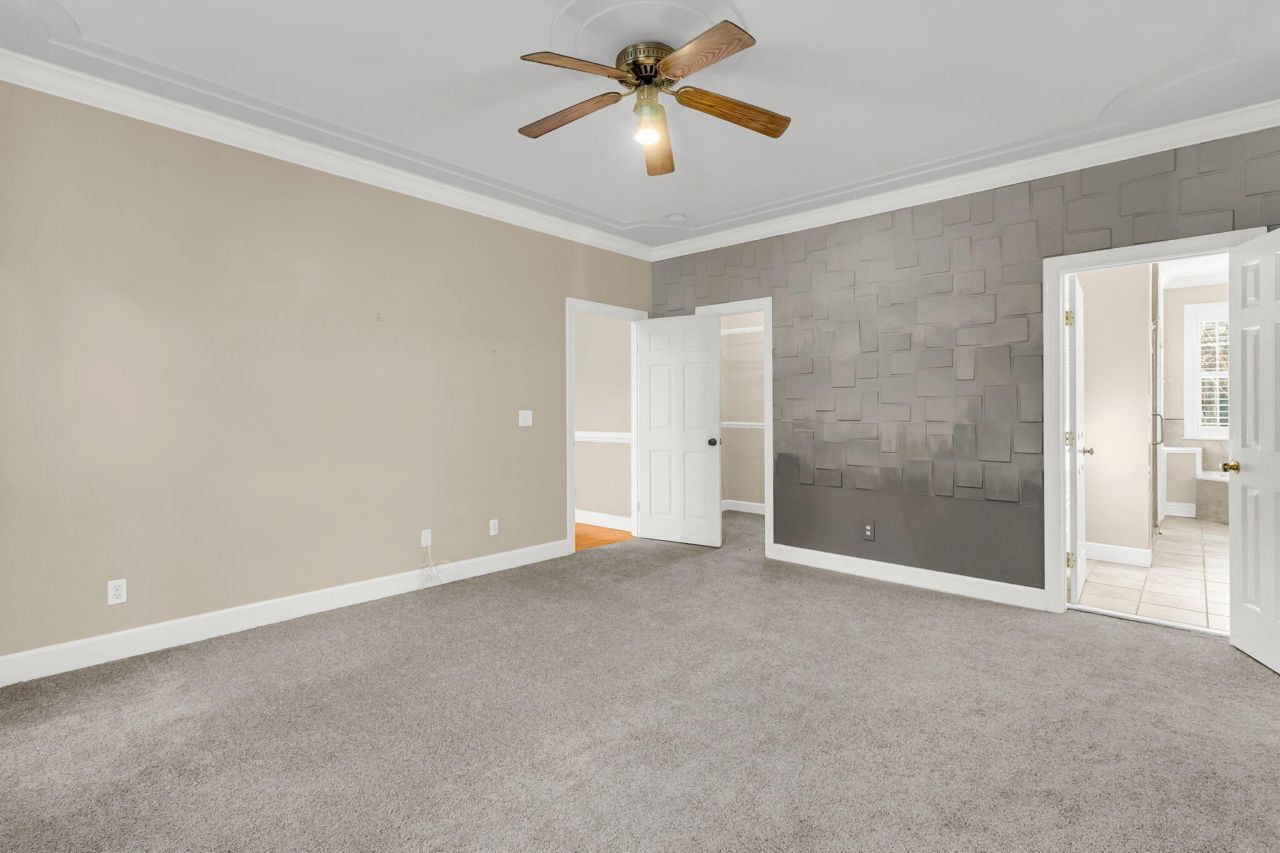 4201 Meadowbrook Court Photo 27