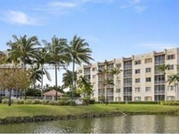 3600 Oaks Clubhouse Dr, Unit 509, Pompano Beach, FL 33069