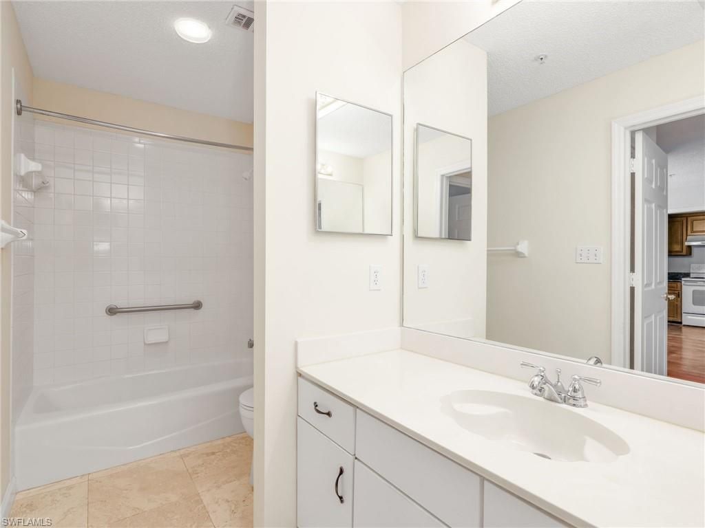 900 Arbor Lake Dr, Unit 9-206, Naples, FL 34110 Photo