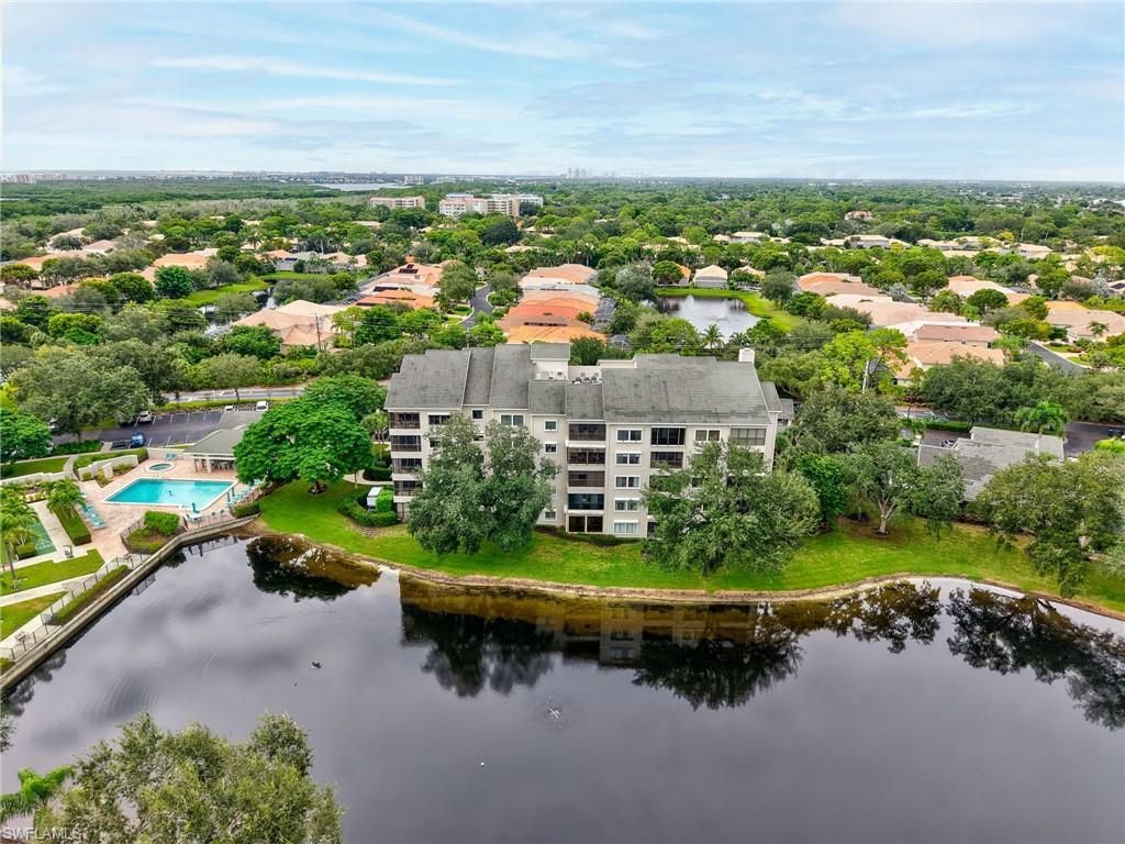 900 Arbor Lake Dr, Unit 9-206, Naples, FL 34110 Photo
