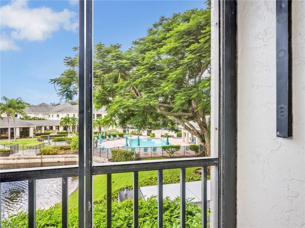 900 Arbor Lake Dr, Unit 9-206, Naples, FL 34110 Photo
