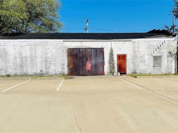 233 N 9th Street, East St Louis, IL 62201