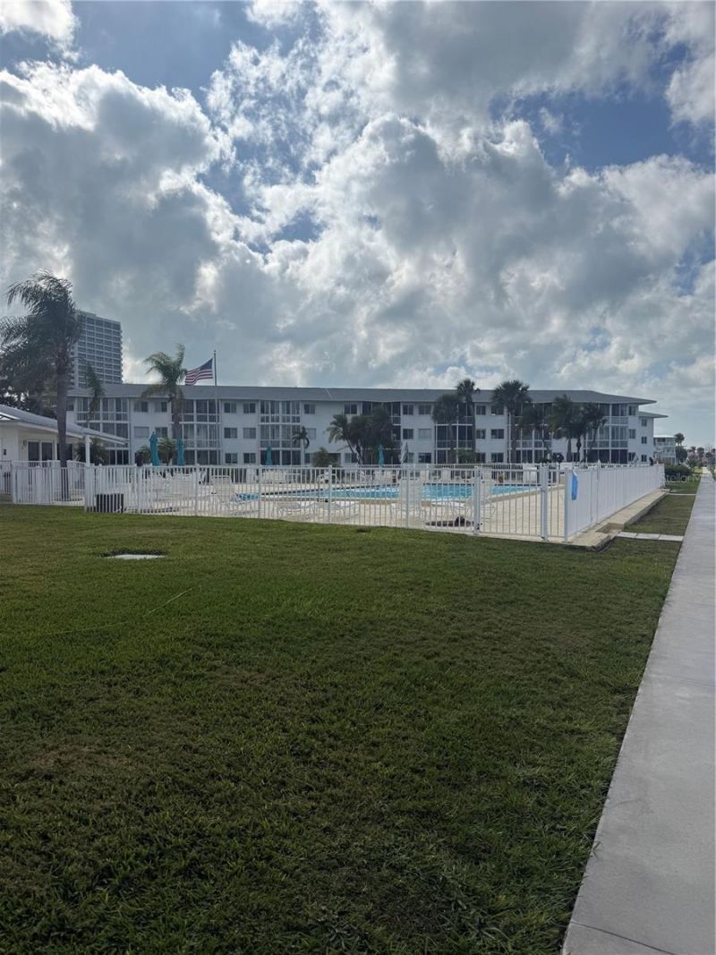 775 John Ringling Boulevard, Unit # 33, Sarasota, FL 34236 Photo