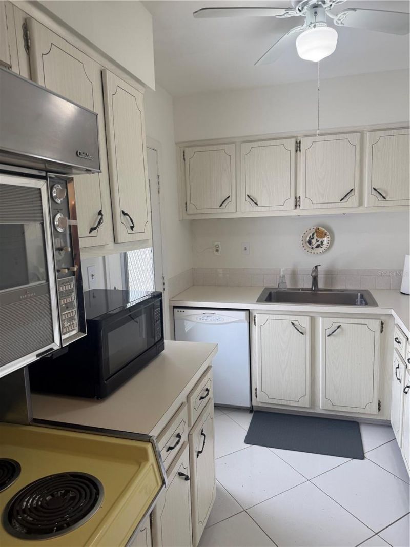 775 John Ringling Boulevard, Unit # 33, Sarasota, FL 34236 Photo