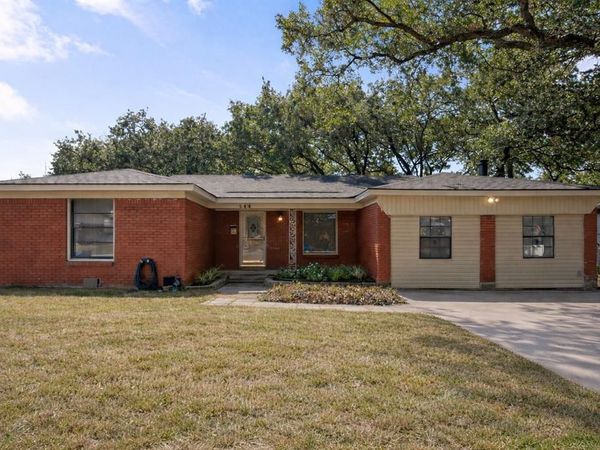 344 Bedford Court E, Bedford, TX 76022