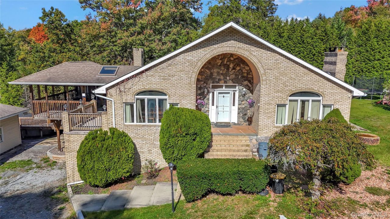 111 Sycamore Drive, Cornwall, NY 12553 Main Photo