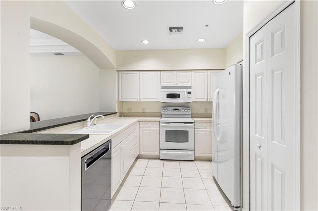 11110 Harbour Yacht Ct, Unit 33B, Fort Myers, FL 33908 Photo