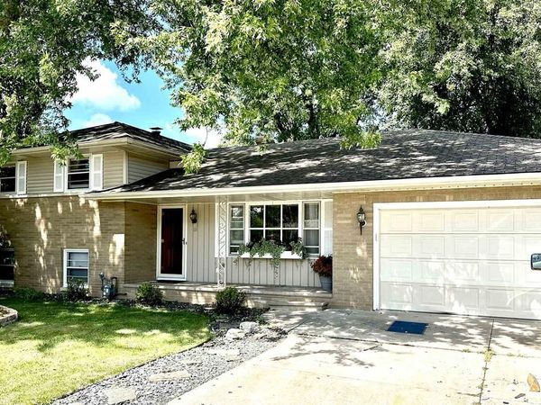 118 W GREENFIELD DRIVE, Little Chute, WI 54140