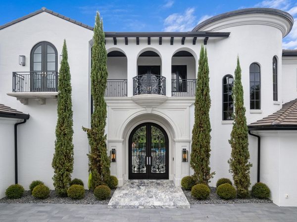 111 Via Palacio, Palm Beach Gardens, FL 33418