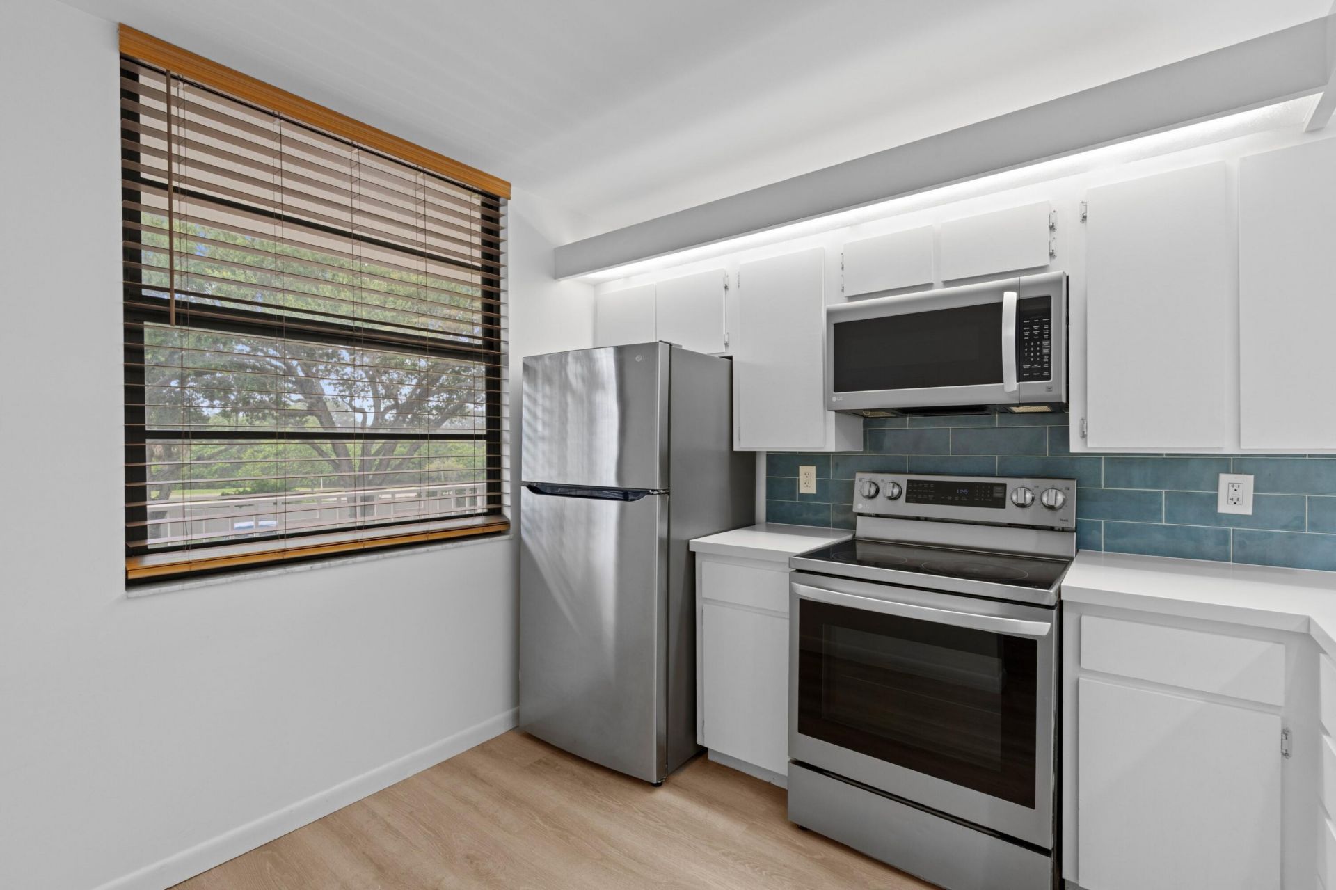 3650 Whitehall Drive, Unit 202, West Palm Beach, FL 33401 Photo