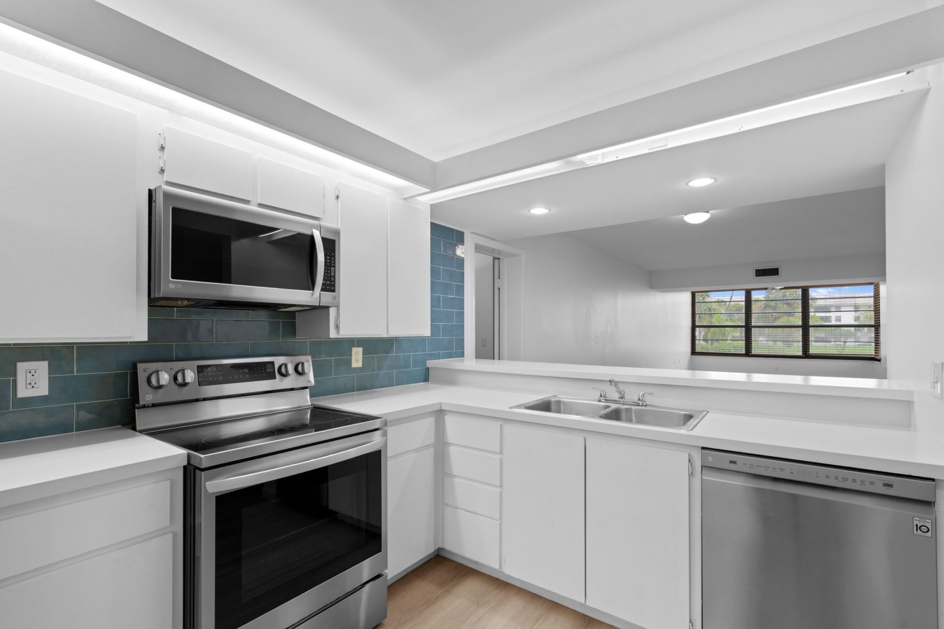 3650 Whitehall Drive, Unit 202, West Palm Beach, FL 33401 Photo