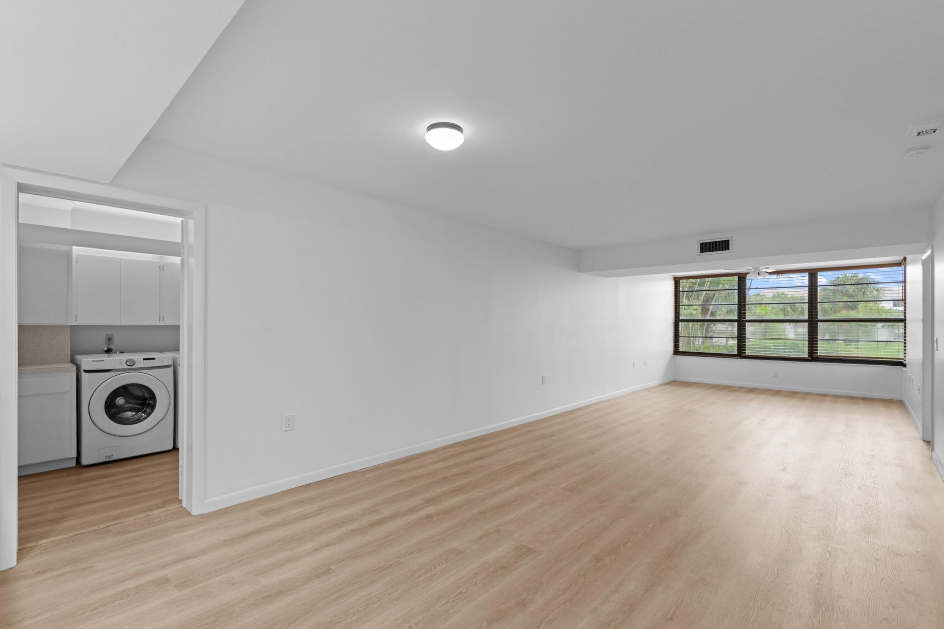 3650 Whitehall Drive, Unit 202, West Palm Beach, FL 33401 Photo