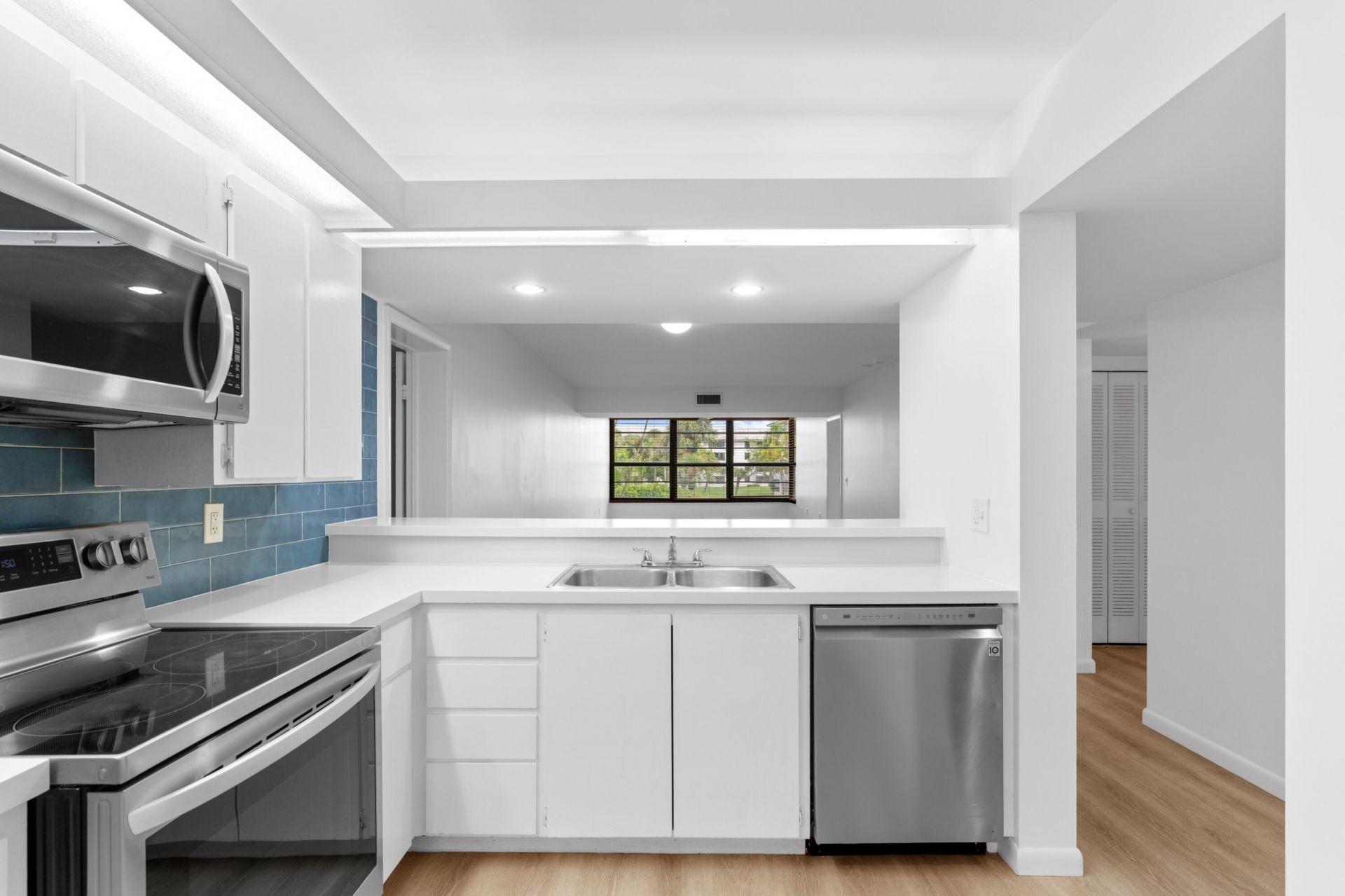 3650 Whitehall Drive, Unit 202, West Palm Beach, FL 33401 Photo