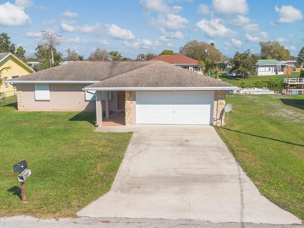 2907 SE 21st Court, Okeechobee, FL 34974