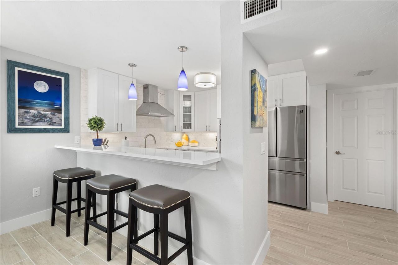 5880 Midnight Pass Road, Unit 907, Sarasota, FL 34242 Photo