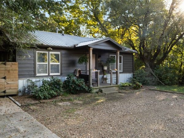 7 Martin Luther King Jr Boulevard, Fayetteville, AR 72701