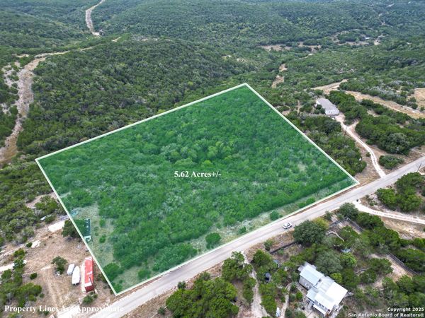 1 Timbercreek Road, Pipe Creek, TX 78063