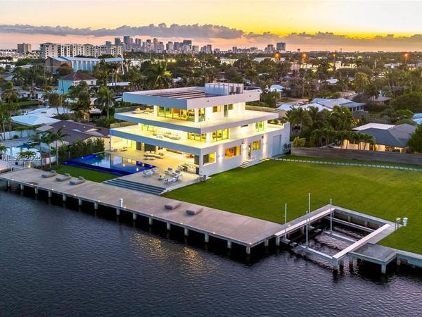 2131 NE 15th St, Fort Lauderdale, FL 33304