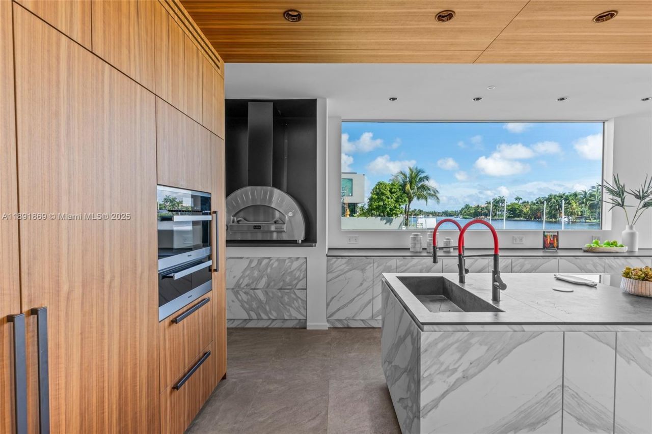 2131 NE 15th St, Fort Lauderdale, FL 33304 Photo