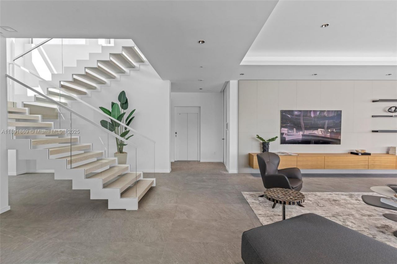 2131 NE 15th St, Fort Lauderdale, FL 33304 Photo