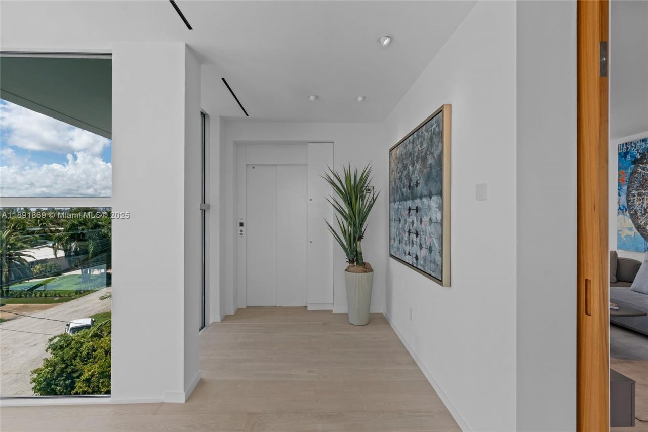 2131 NE 15th St, Fort Lauderdale, FL 33304 Photo