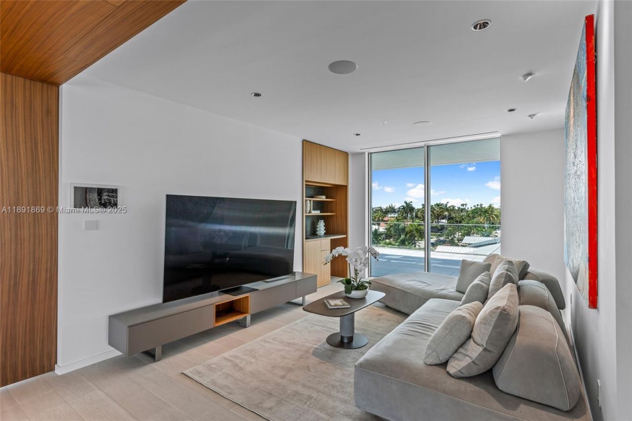 2131 NE 15th St, Fort Lauderdale, FL 33304 Photo