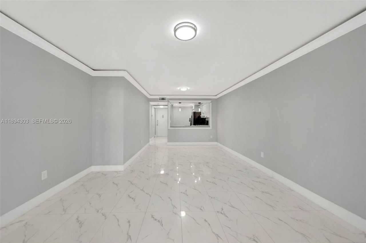 871 NE 207th Ter, Unit 4-202, Miami, FL 33179 Photo