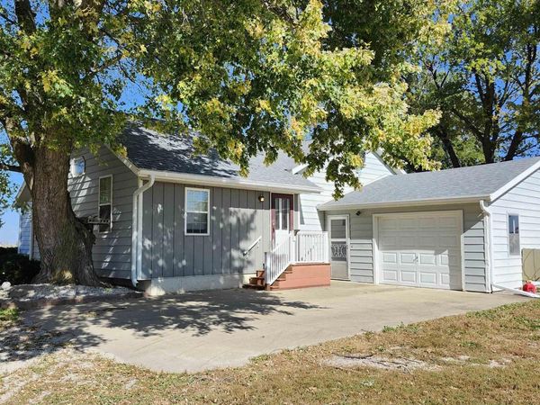 2440 250th St, Humboldt, IA 50548