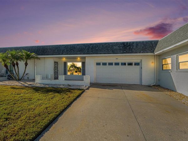 382 CLUB MANOR DRIVE, SUN CITY CENTER, FL 33573