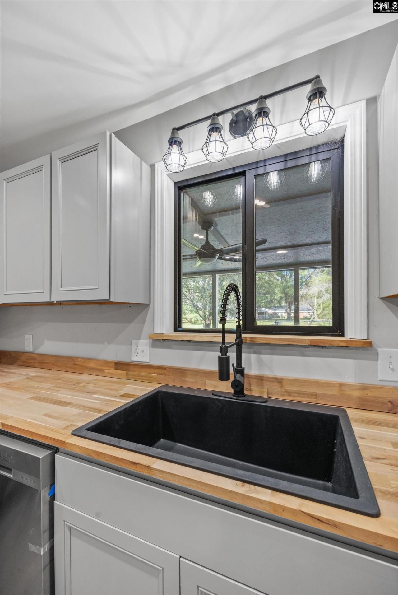 818 Motley Road Photo 16