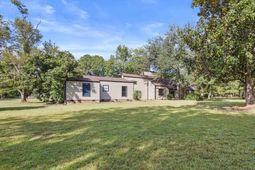 818 Motley Road photo 4