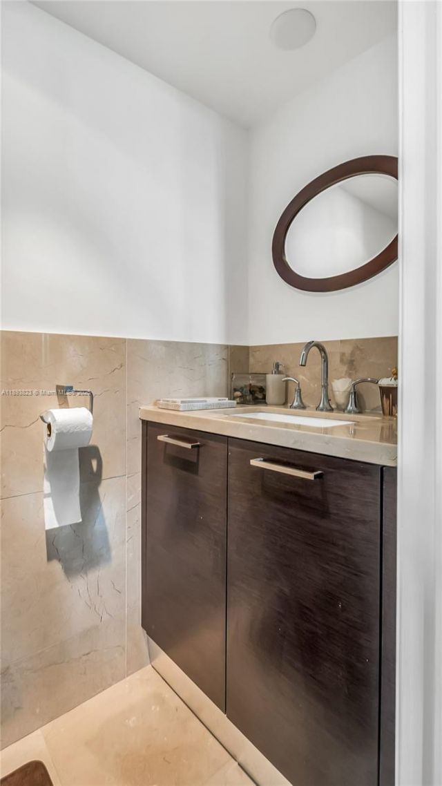 10090 Bay Harbor Ter, Unit 10090, Bay Harbor Islands, FL 33154 Photo