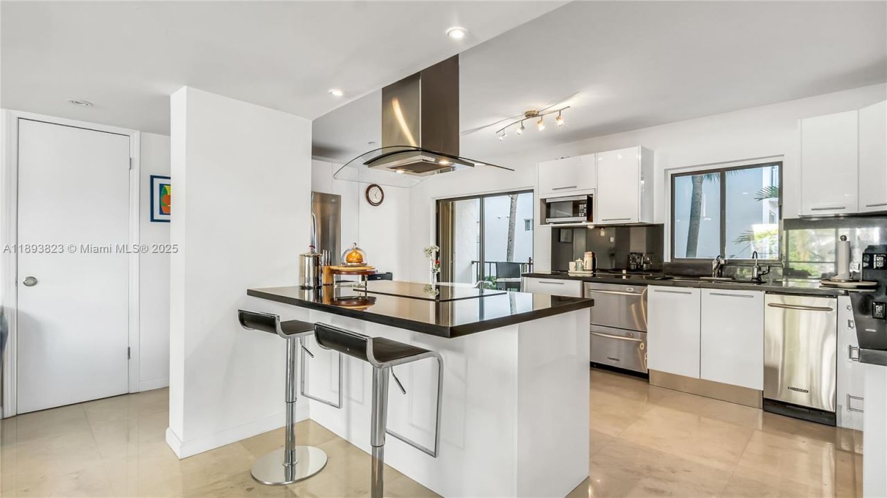 10090 Bay Harbor Ter, Unit 10090, Bay Harbor Islands, FL 33154 Photo