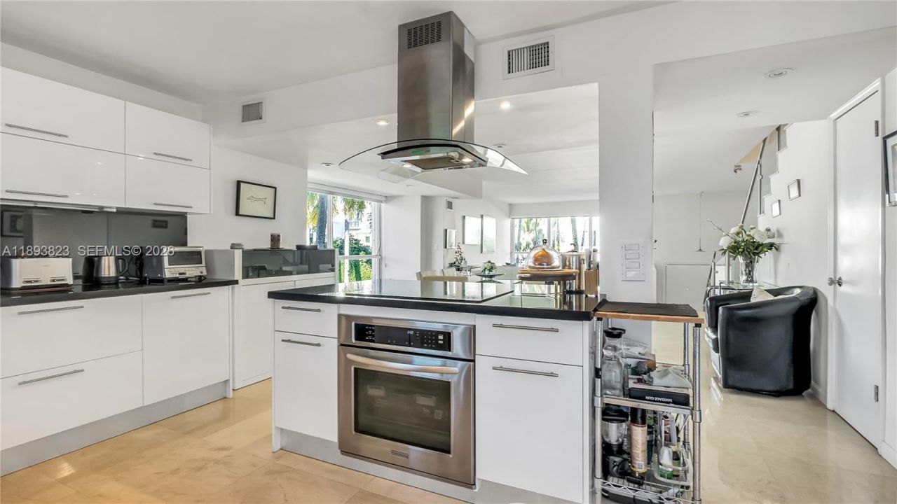10090 Bay Harbor Ter, Unit 10090, Bay Harbor Islands, FL 33154 Photo