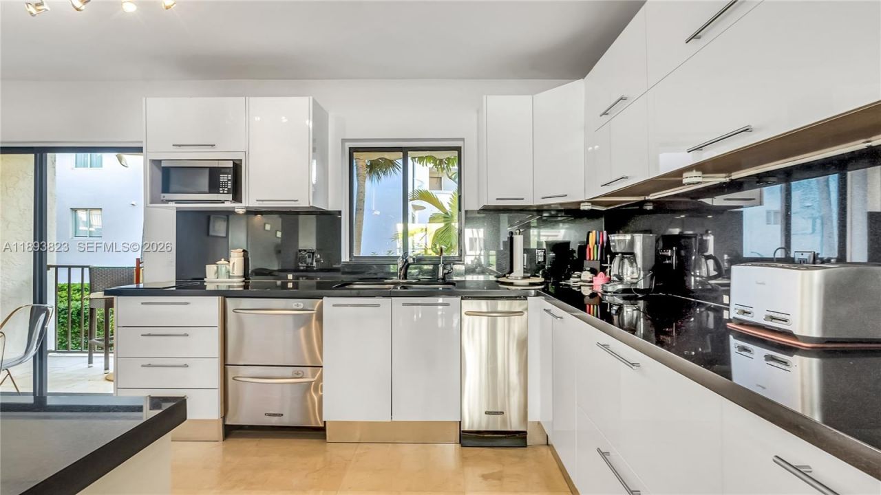 10090 Bay Harbor Ter, Unit 10090, Bay Harbor Islands, FL 33154 Photo