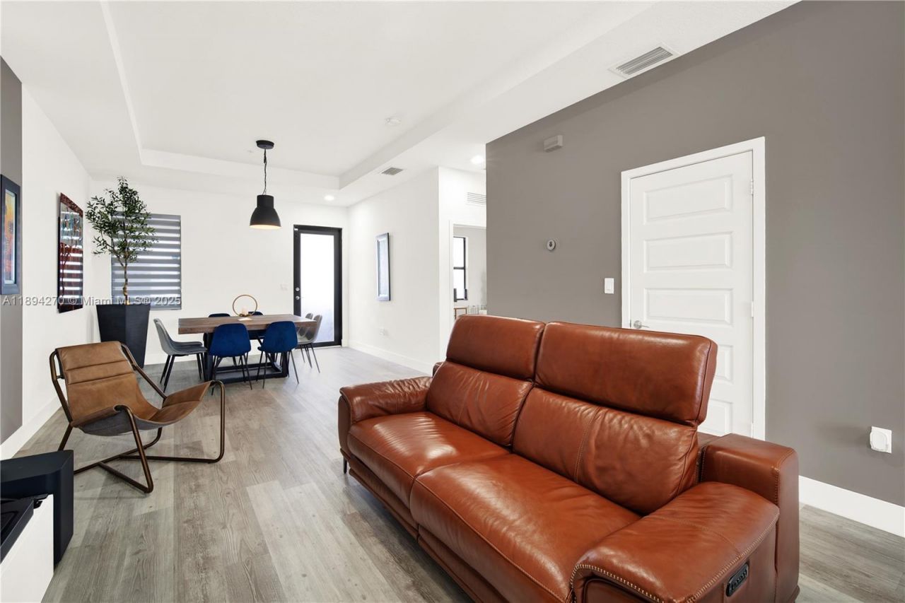 7819 NW 104th Ave, Unit 37, Doral, FL 33178 Photo