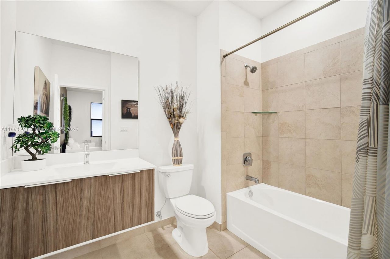 7819 NW 104th Ave, Unit 37, Doral, FL 33178 Photo