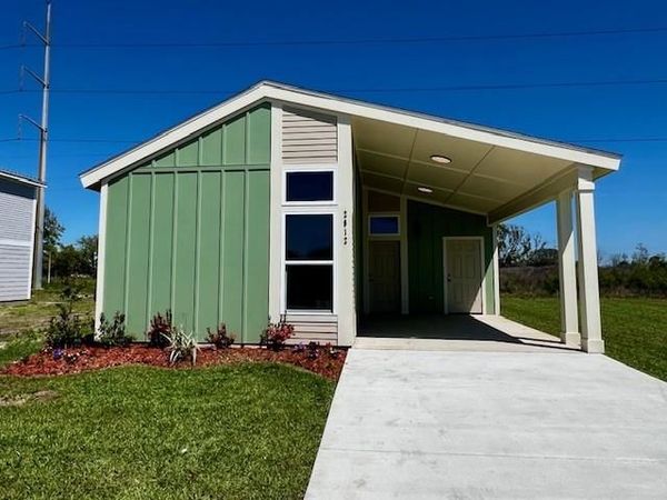 2812 LIVE OAK Drive, Terrytown, LA 70056