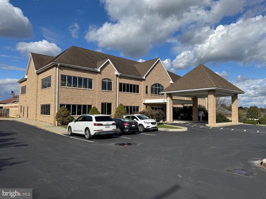90 Good Drive, Unit 302, Lancaster, PA 17603 Main Photo