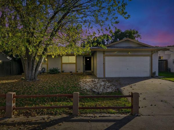 7948 Grandstaff Dr, Sacramento, CA 95823