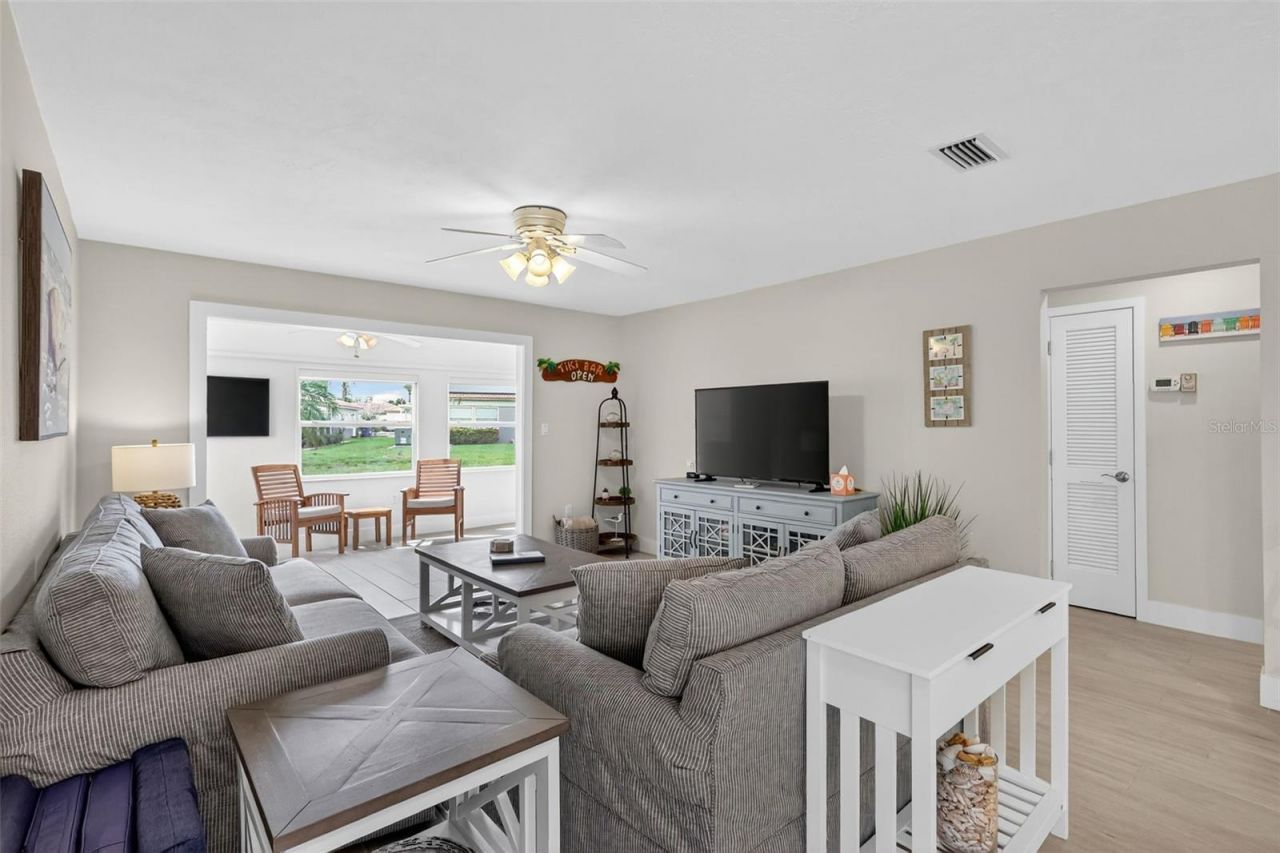 161 Vista Hermosa Circle, Unit 26-A, Sarasota, FL 34242 Photo