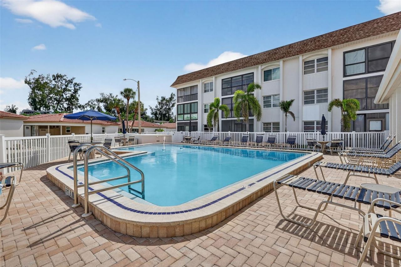 161 Vista Hermosa Circle, Unit 26-A, Sarasota, FL 34242 Photo